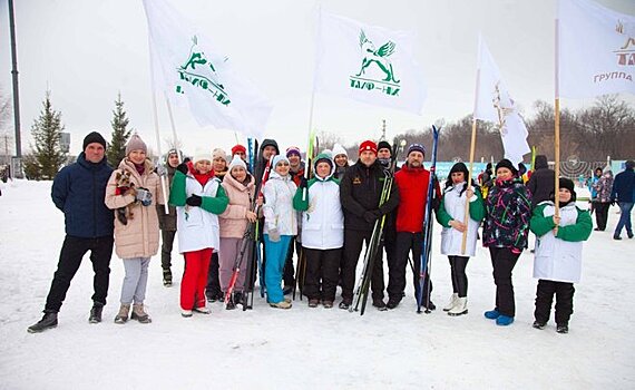 "Дружны, оптимистичны и бодры!": работники ТАИФ-НК вышли на "Лыжню России"
