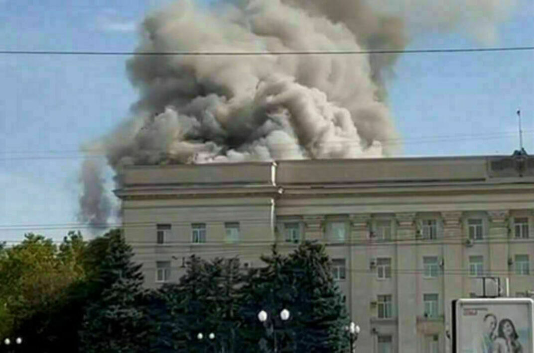 Бомбежка киева. В киеве разбомбили здание здание сбу. 06. Какое здание не было подвергнуто обстрелу. Обстреляли узбекистан и армению.