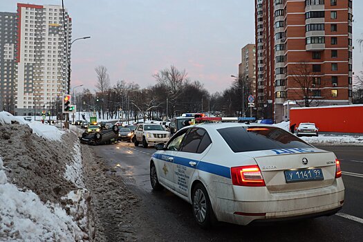 На Варшавском шоссе столкнулись пять автомобилей