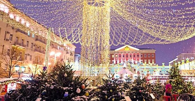 Световы фонтаны, ажурные арки и шатры из гирлянд: как преобразилась Москва к Новому году