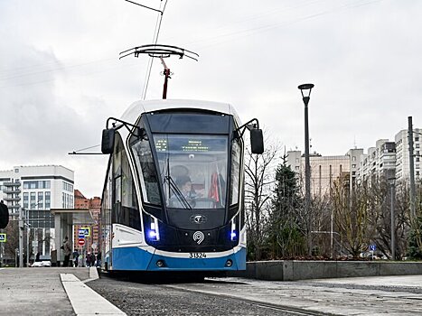 Трамваи задерживались на Волочаевской улице из-за ДТП