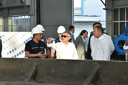 Рустам Минниханов посетил в Навои предприятие по производству горно-шахтного оборудования
