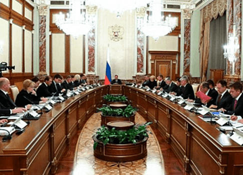 Денис Мантуров принял участие в заседании Правительства по формированию бюджета