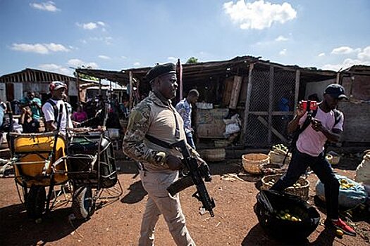 Десятки тысяч гаитян решили покинуть свои дома из-за вооруженных банд