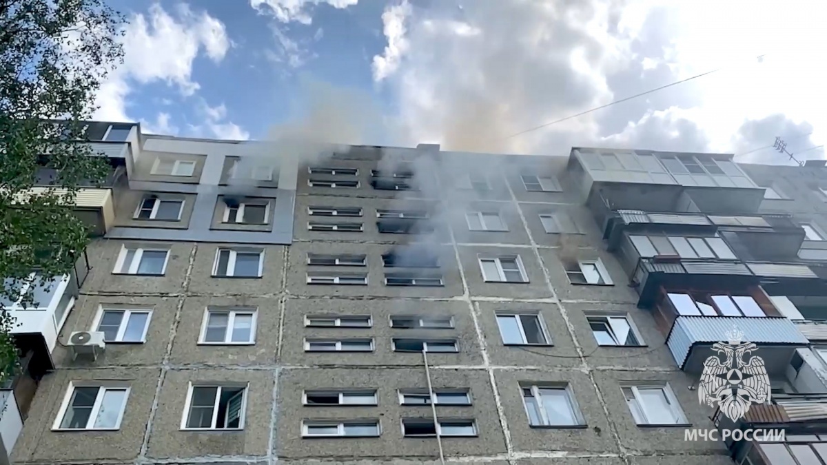 Прокуратура заинтересовалась крупным пожаром в многоэтажке на Пермякова