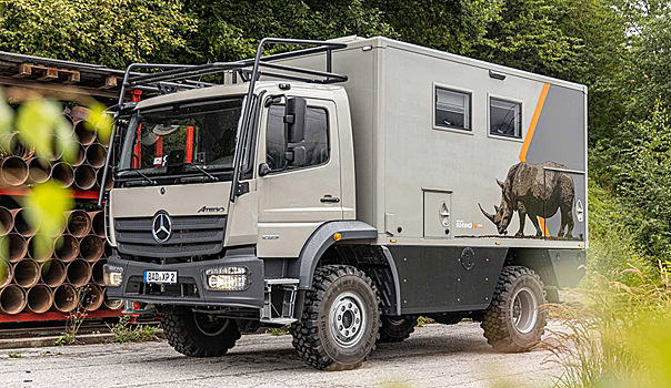 Из внедорожника Mercedes Atego сделали дом на колёсах