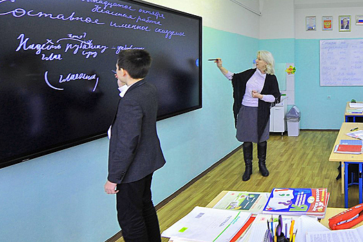 Отмечающая 70‑летие школа открылась после капремонта в Щелкове