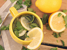 Врач дала рецепт напитка, спасающего от тяжести после переедания