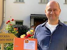 Координатор «Лиза Алерт» Леонов передал властям камень от снесенного исторического дома в центре Москвы