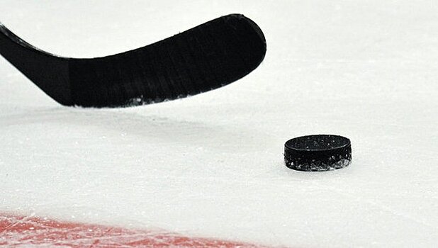 Вратарь клуба НХЛ "Бостон" получил травму на тренировке