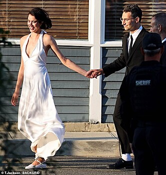 Кара Делевинь, Тейлор Свифт, Лана Дель Рей и другие: как прошла самая звездная свадьба года