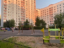 В трех обновленных дворах Старого Крюково устанавливают малые архитектурные формы