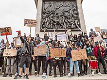 В Лондоне в ходе акции против расовой дискриминации пострадали более 30 полицейских