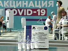 В России открыто более 13 тысяч пунктов вакцинации, заявил Мурашко