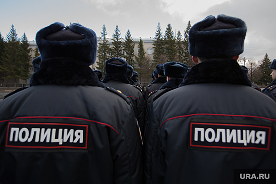 В Кургане генерал Свинов наградил полицейских после командировки на Кавказ