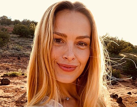 40-летняя модель Петра Немцова сообщила, что впервые стала мамой