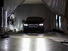 BMW X6 выкрасили в «самый черный в мире цвет»