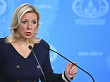 Захарова захотела вызвать санитаров для главы евродипломатии