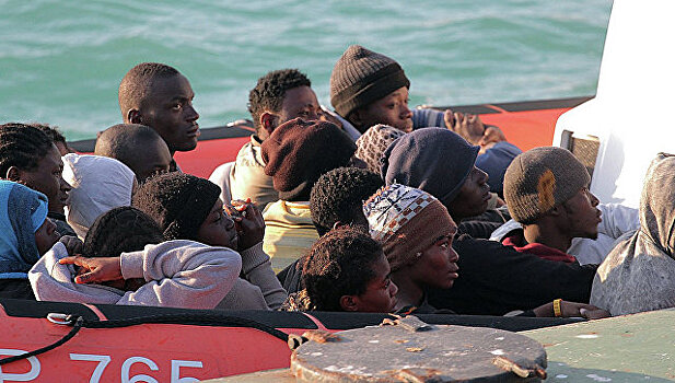 У берегов Алжира затонуло судно с нелегальными мигрантами