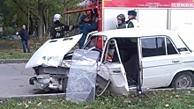 Автомобиль вылетел с моста в Барнауле