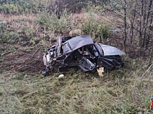 В Волгоградской области после ДТП на трассе в больнице умер пассажир ВАЗа