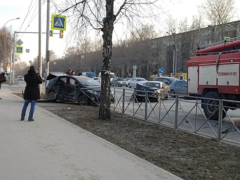 В Кировском районе столкнулись две «Тойоты»: в аварии пострадали люди