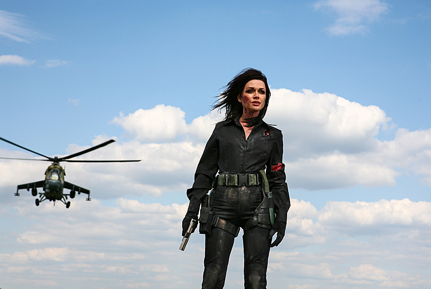 Актриса Анастасия Заворотнюк во время съемок фильма под рабочим названием "Красивая", 2006 год