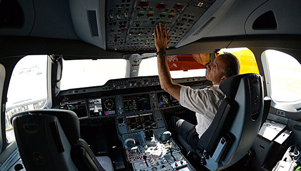 Пассажирские самолеты начнут летать без пилотов к 2025 году