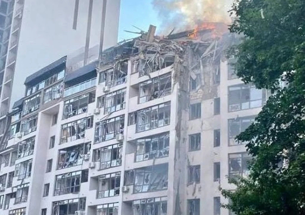 Минобороны РФ прокомментировало взрыв в девятиэтажке в Киеве