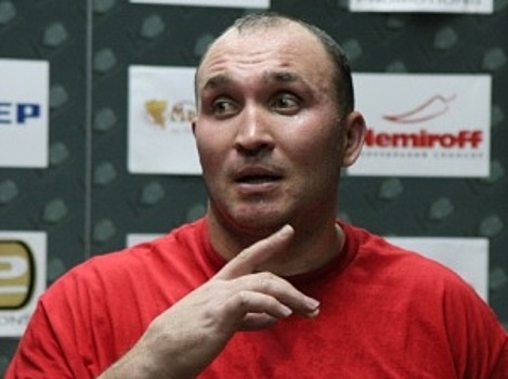 Команда боксера Устинова начала переговоры о проведении титульного боя с Окендо