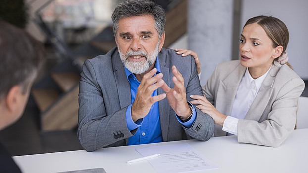 Эксперт назвал стоп-фразы, которые провалят любые переговоры