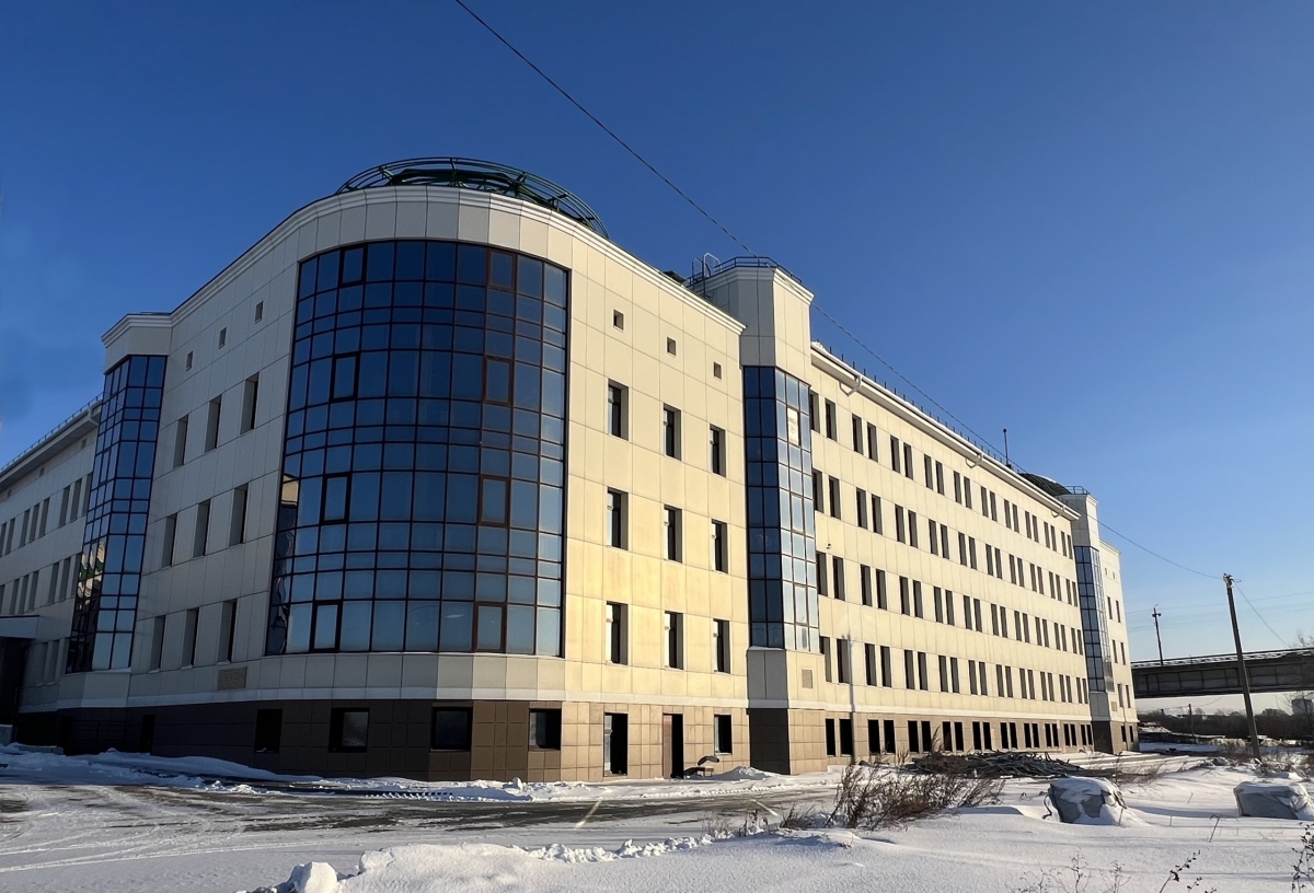 В Омске достроили бывший офис «Мостовика» на проспекте Мира