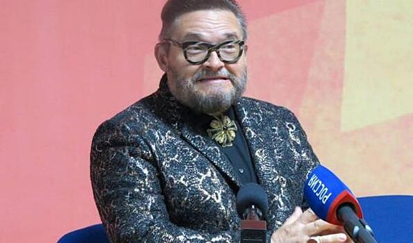 Васильев рассказал о «культовой фигуре» в мире моды: «Женщина множества масок»