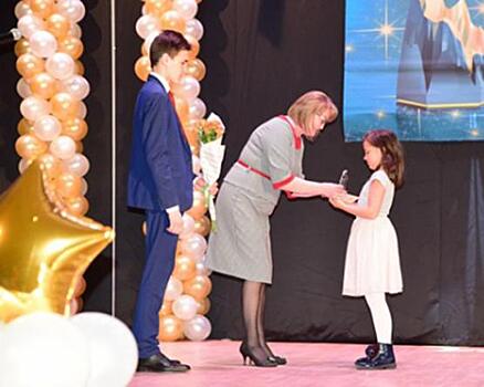 В Тазовском более 80 человек получили премию главы района