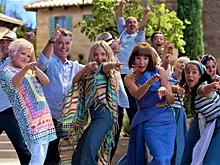 Режиссёр «Mamma Mia! 2» Ол Паркер не исключил вероятности съёмок третьей части