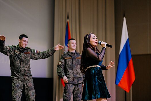 Артисты творческой группы ЦОК ВКС выступили перед участниками парада Победы на Красной площади