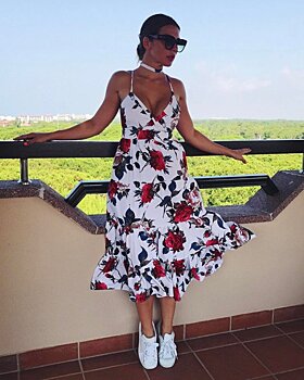 Анна Седокова засветила трусики