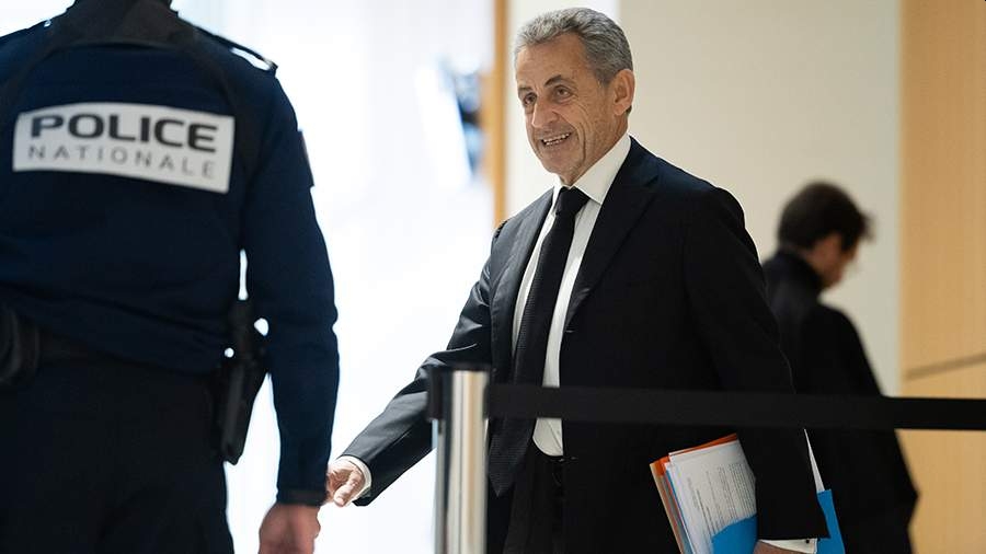 DM: заключенные всю ночь мешали спать Саркози