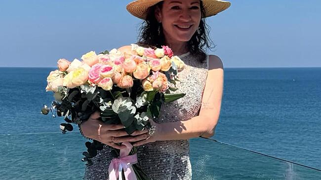 55-летняя Алёна Хмельницкая сообщила о рождении внучки