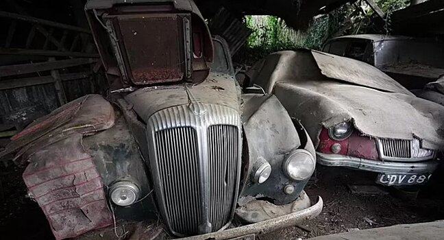 В Великобритании нашли поле с 50 редкими классическими автомобилями