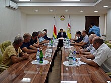 Бибилов на встрече со строителями: нужно делать все правильно