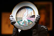 «Эти тарелки стоят сотни тысяч долларов» Сто лет назад в России придумали новый вид искусства. Его обожают во всем мире