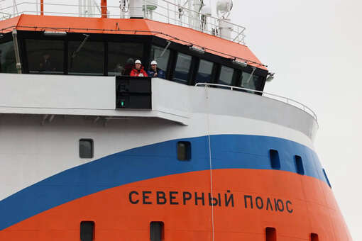 После 20 месяцев работы в Мурманск вернулась платформа «Северный полюс»