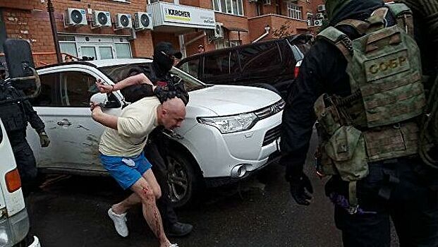 Угрожавшему выбросить сына с балкона грозит до 10 лет колонии