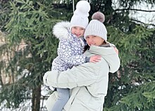 7-летняя дочь Навки и Пескова исполнила новогоднюю песню на китайском языке