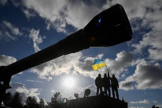 Украинские танкисты завершили обучение управлению британскими танками