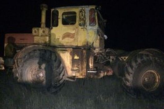 Угнанный трактор сбил женщину в Ростовской области