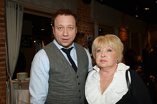 Слухи о раке и смерть мужа: как живет Анна Фроловцева