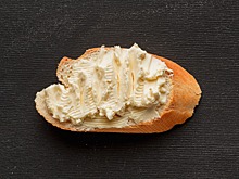 Предприятие, поставлявшее в Новосибирскую область поддельное сливочное масло, сообщило о приостановке выпуска продукции