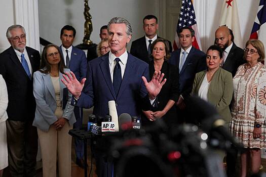 Трампа обвинили в вымогательстве